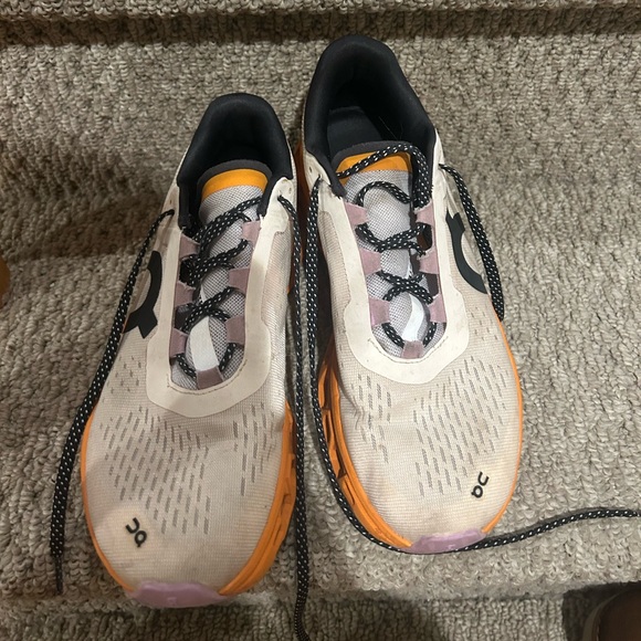 On Clouds Size 7.5 - Picture 3 of 4